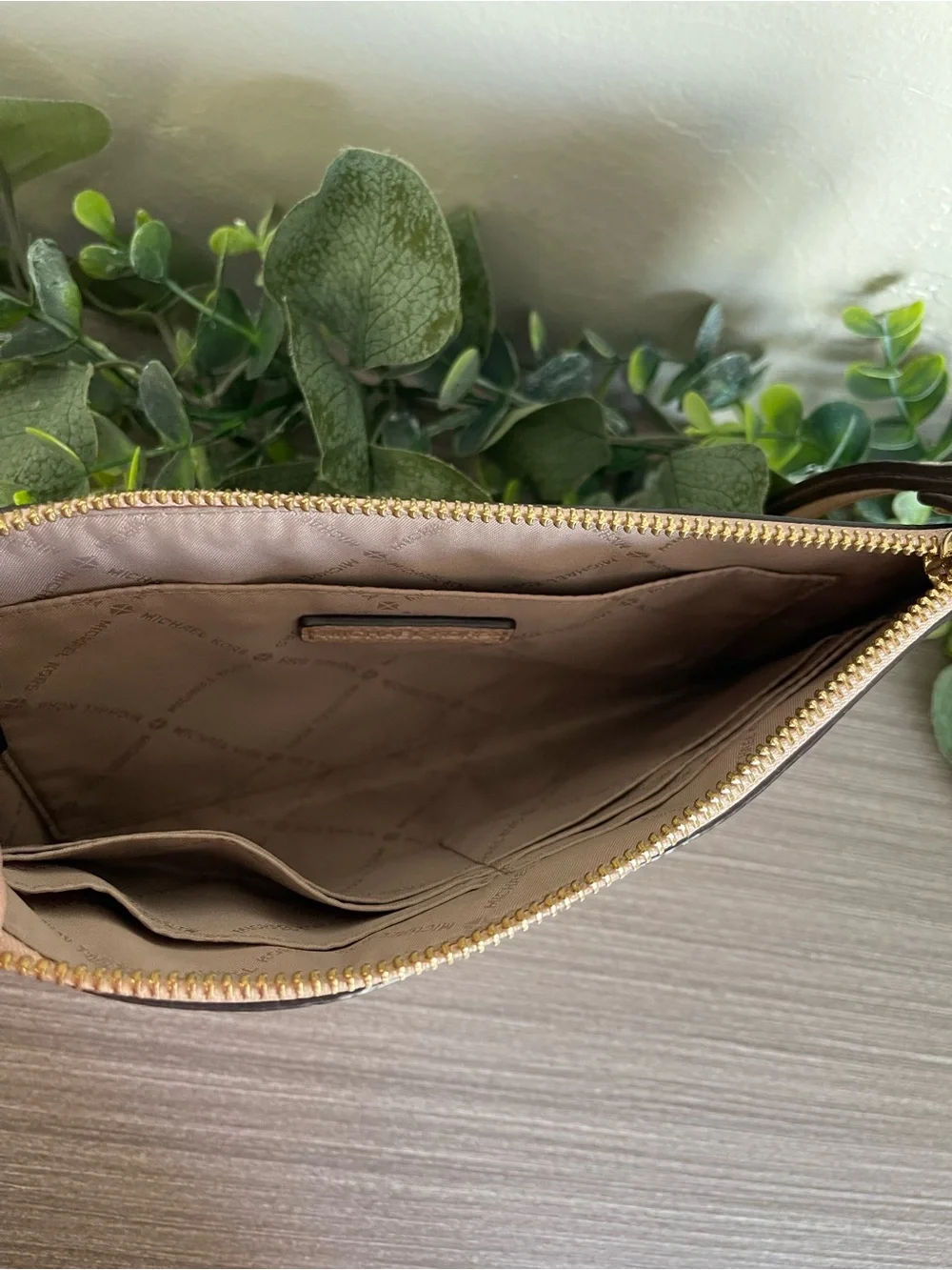 Michael Kors Jet Set Pebbled Leather Wristlet XL Clutch Nude - Picture 3 of 5